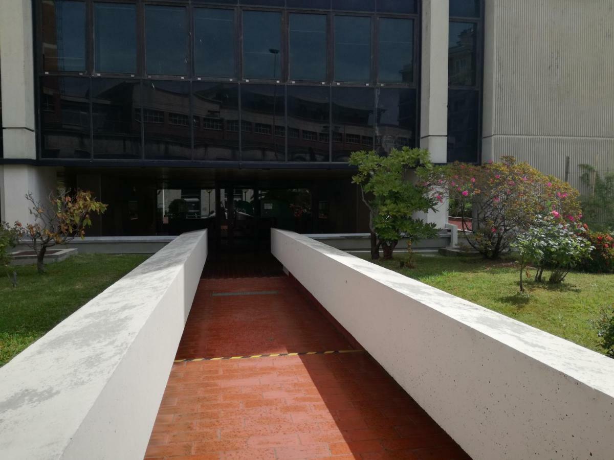 Apartamento Le Ammiraglie Savona Exterior foto